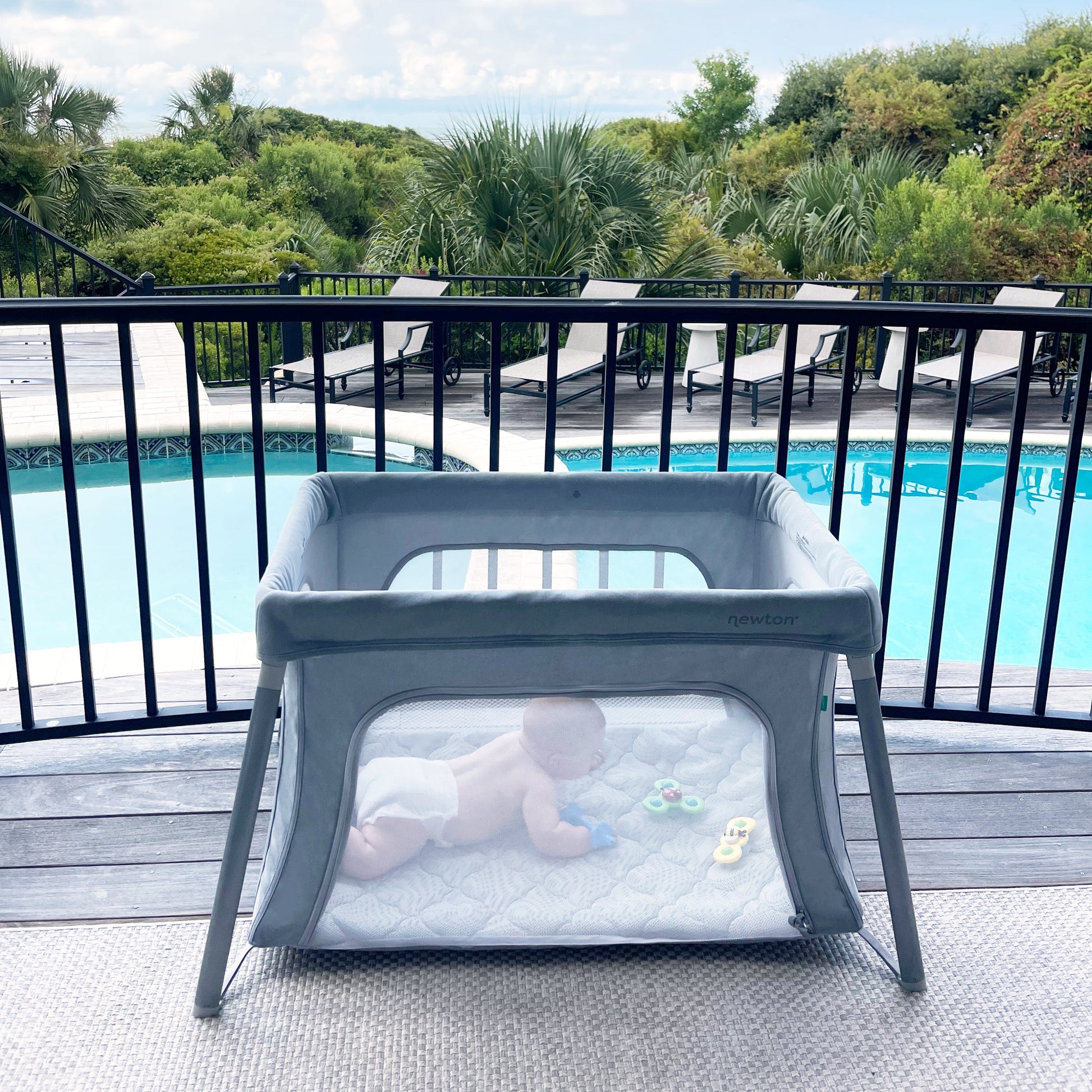 Compact Travel Crib & Play Yard